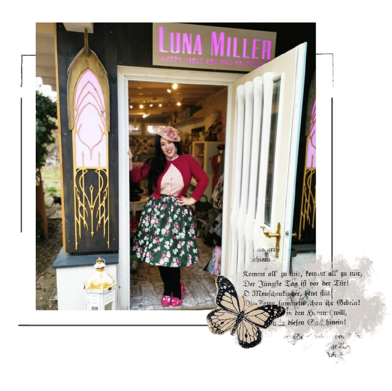 Luna Miller-Shop-Butterfly-Text